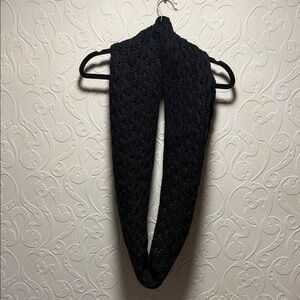 Covington Black Knit Accessory